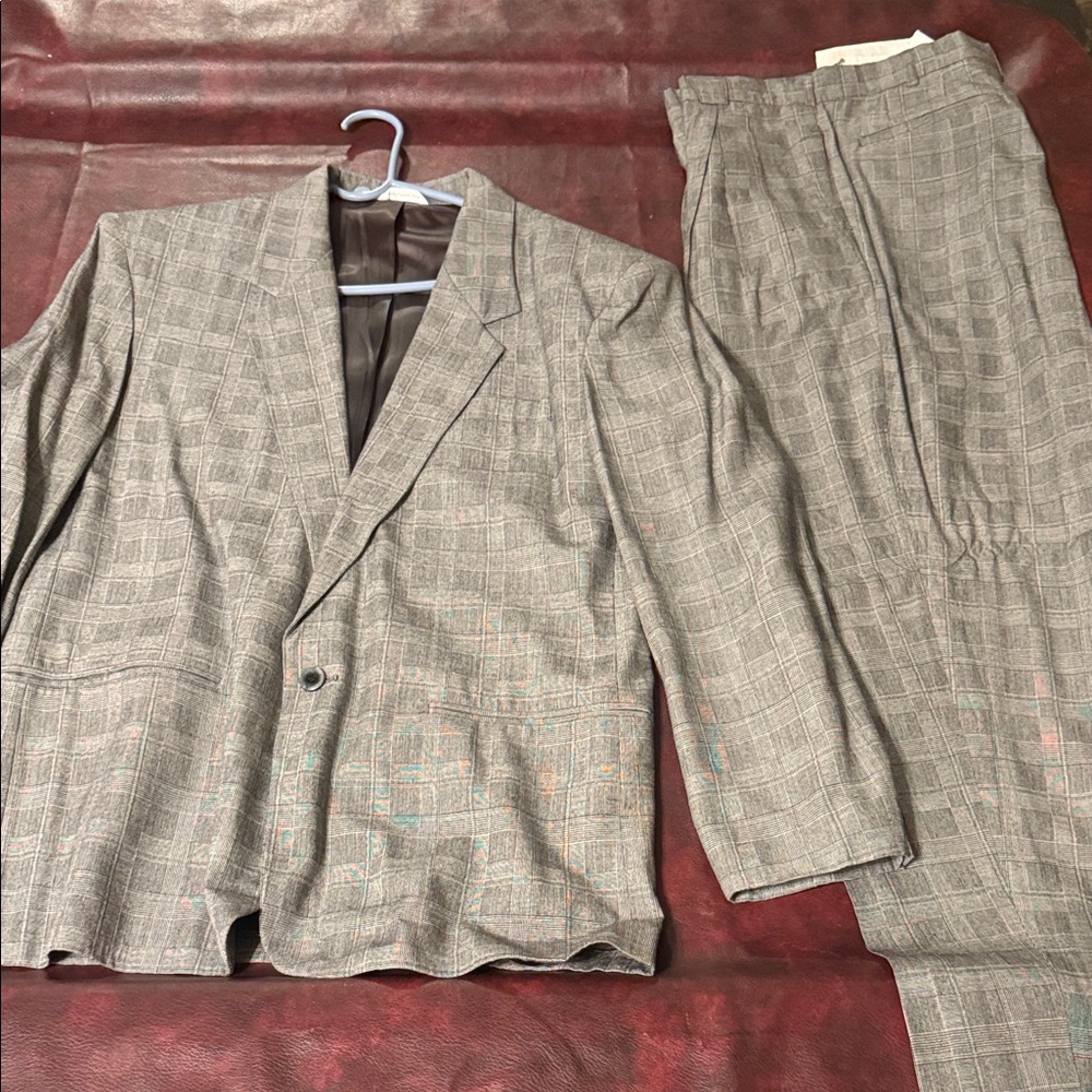 Elegant Gray Men's Suit
